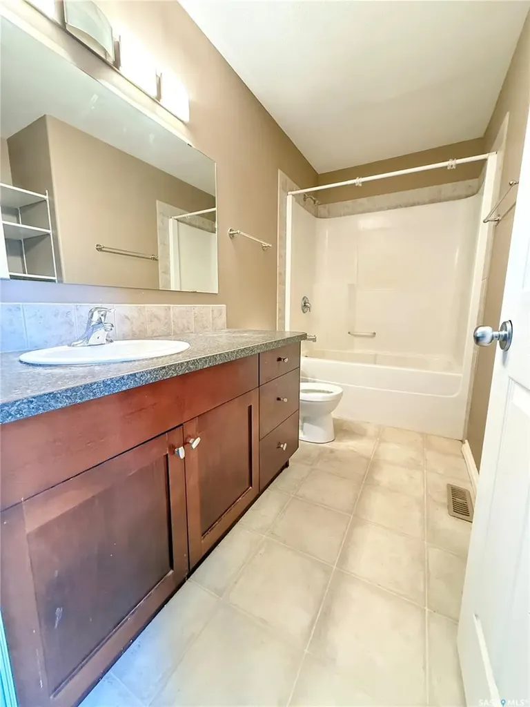 602 Barber Crescent Weyburn SK S4H 0M9