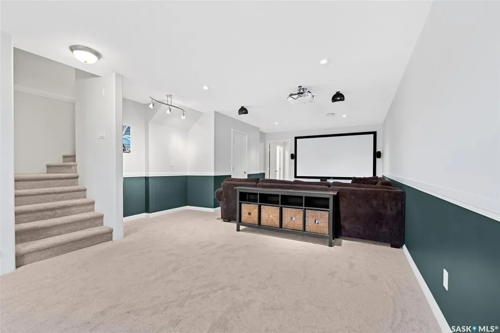 2215 Wascana Street Regina SK S4T 4K3