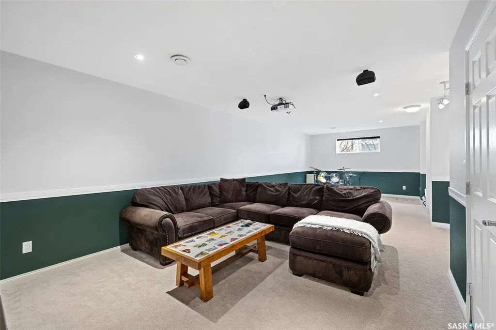 2215 Wascana Street Regina SK S4T 4K3
