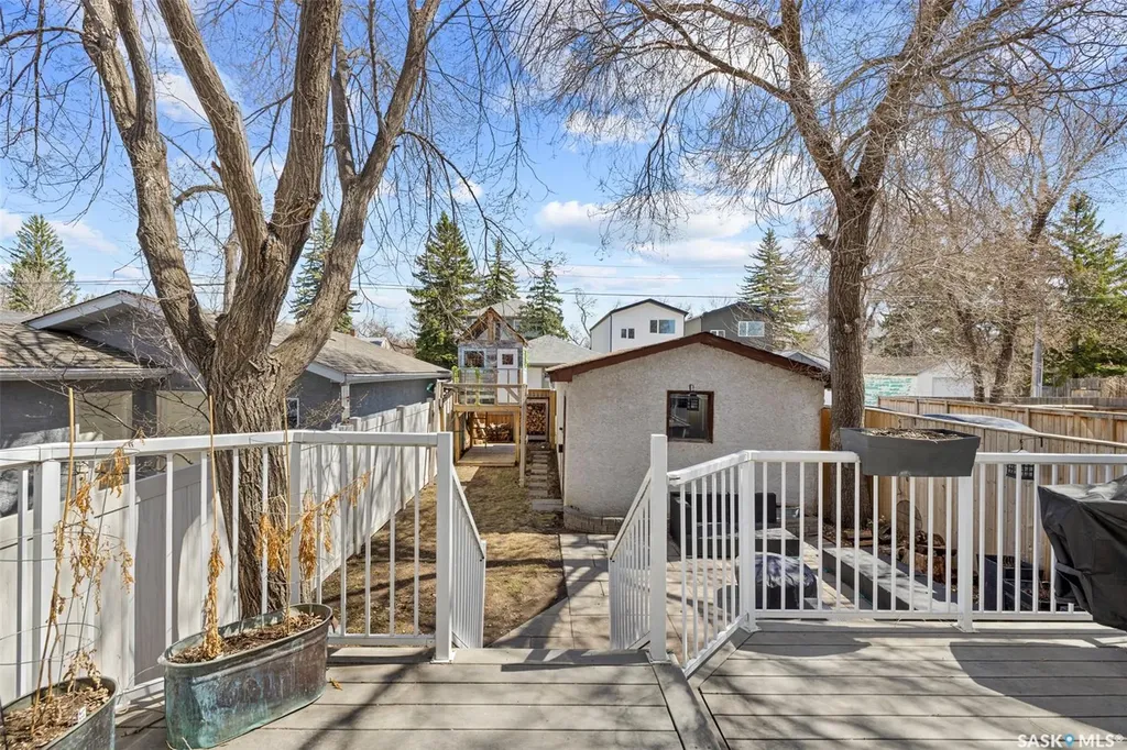 2215 Wascana Street Regina SK S4T 4K3