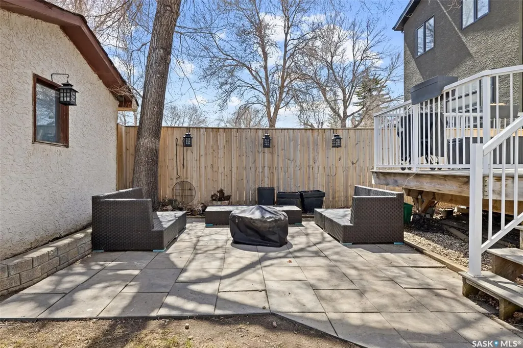 2215 Wascana Street Regina SK S4T 4K3