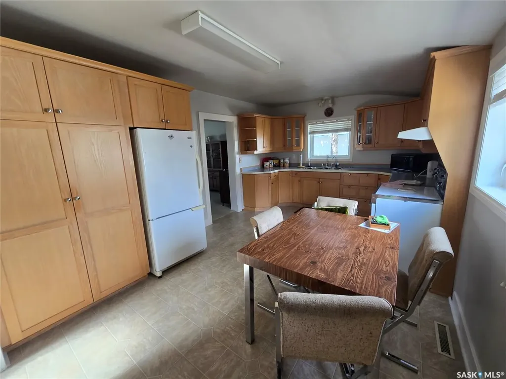 706 Main Street Kipling SK S0G 2S0