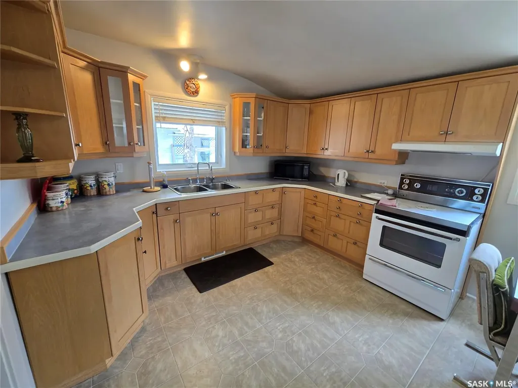 706 Main Street Kipling SK S0G 2S0