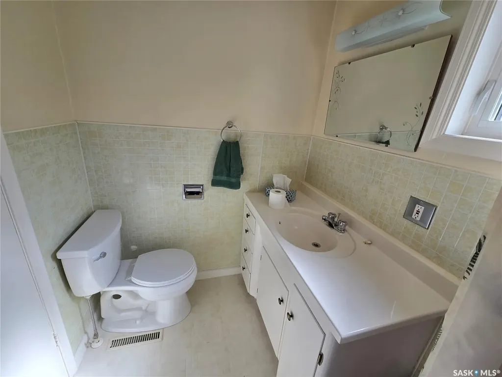 706 Main Street Kipling SK S0G 2S0
