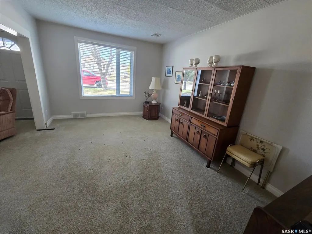 706 Main Street Kipling SK S0G 2S0