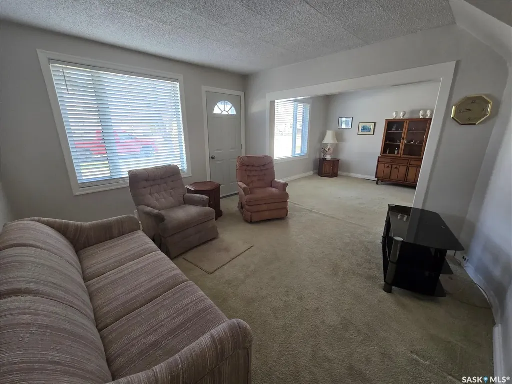 706 Main Street Kipling SK S0G 2S0