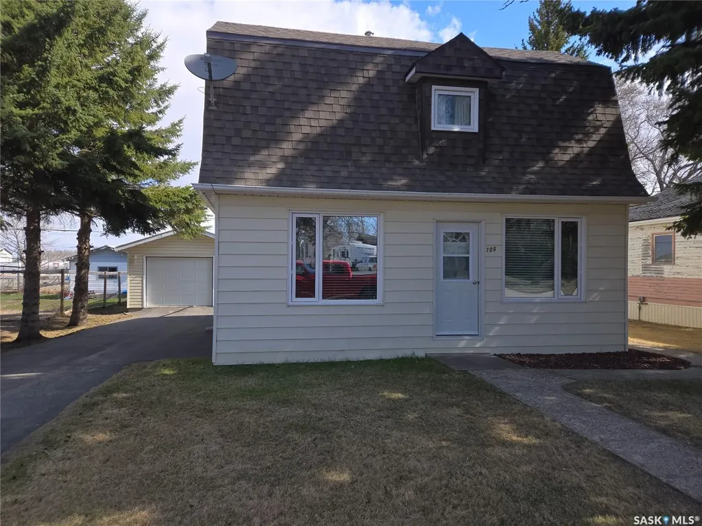 706 Main Street Kipling SK S0G 2S0