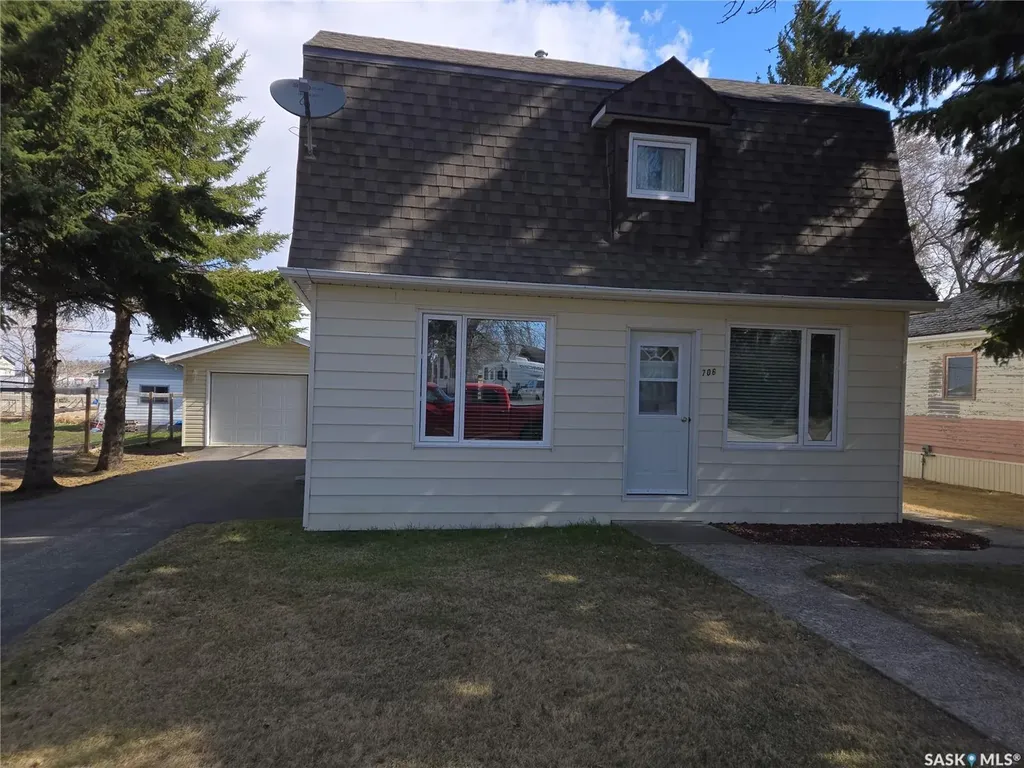 706 Main Street Kipling SK S0G 2S0