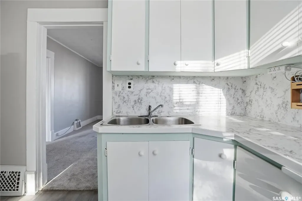 1008 Retallack Street Regina SK S4T 2H3