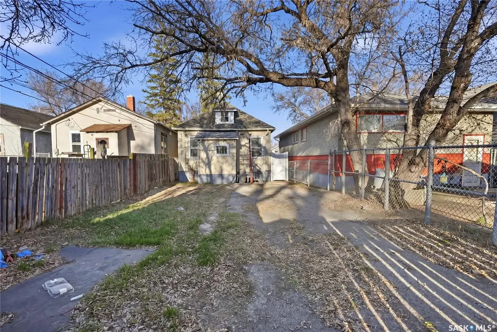 1008 Retallack Street Regina SK S4T 2H3