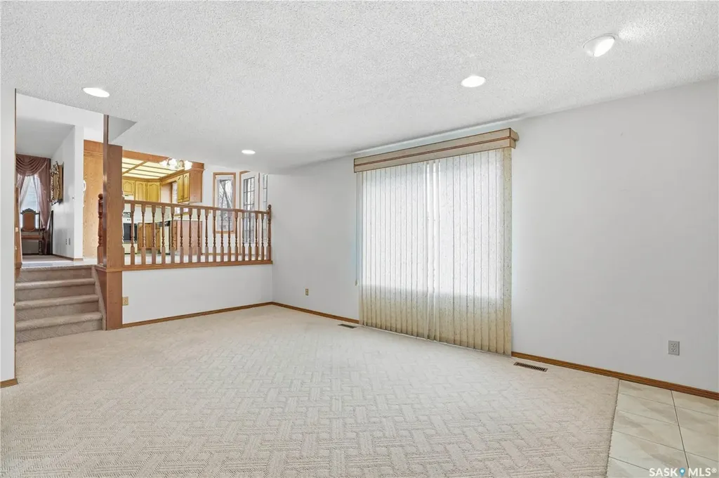 238 S Avenue N Saskatoon SK S7L 2Z8