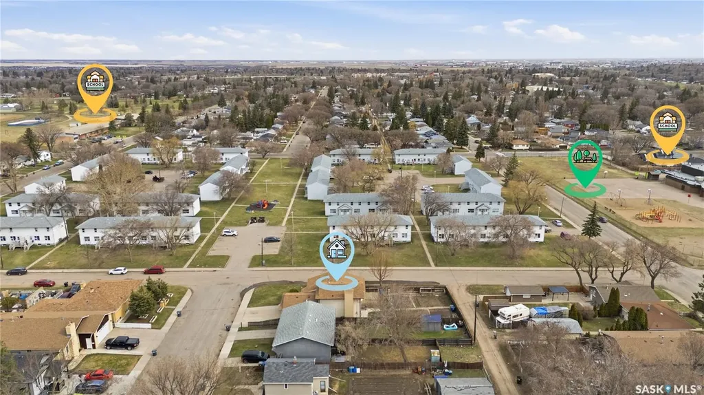 238 S Avenue N Saskatoon SK S7L 2Z8