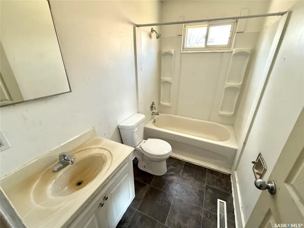 671 102nd Street North Battleford SK S9A 1C9