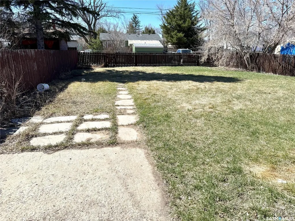 671 102nd Street North Battleford SK S9A 1C9