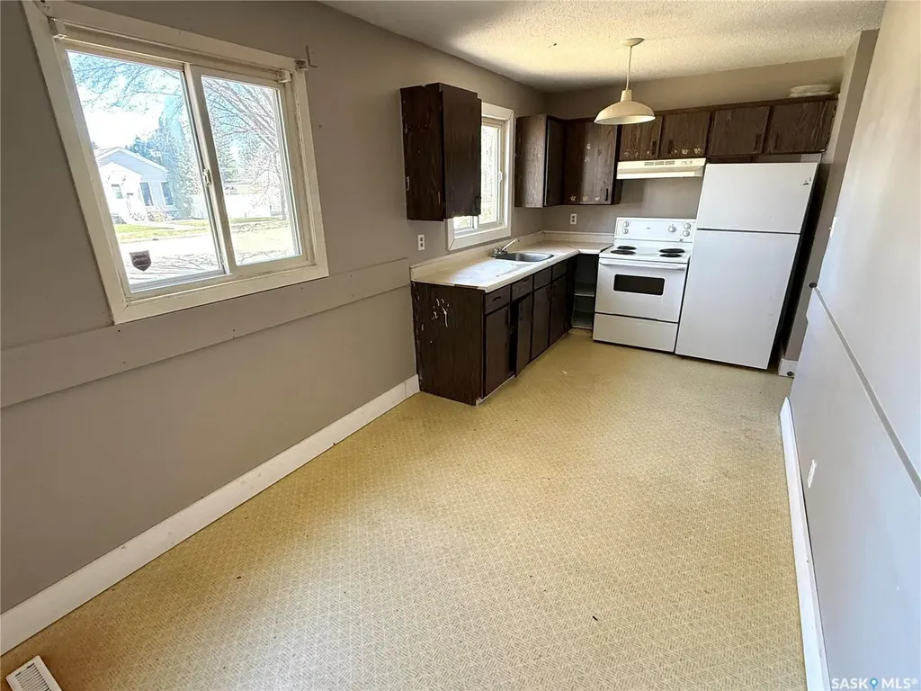 671 102nd Street North Battleford SK S9A 1C9
