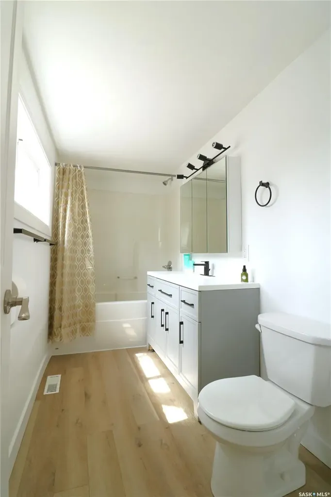 544 Osler Street Regina SK S4R 1W1