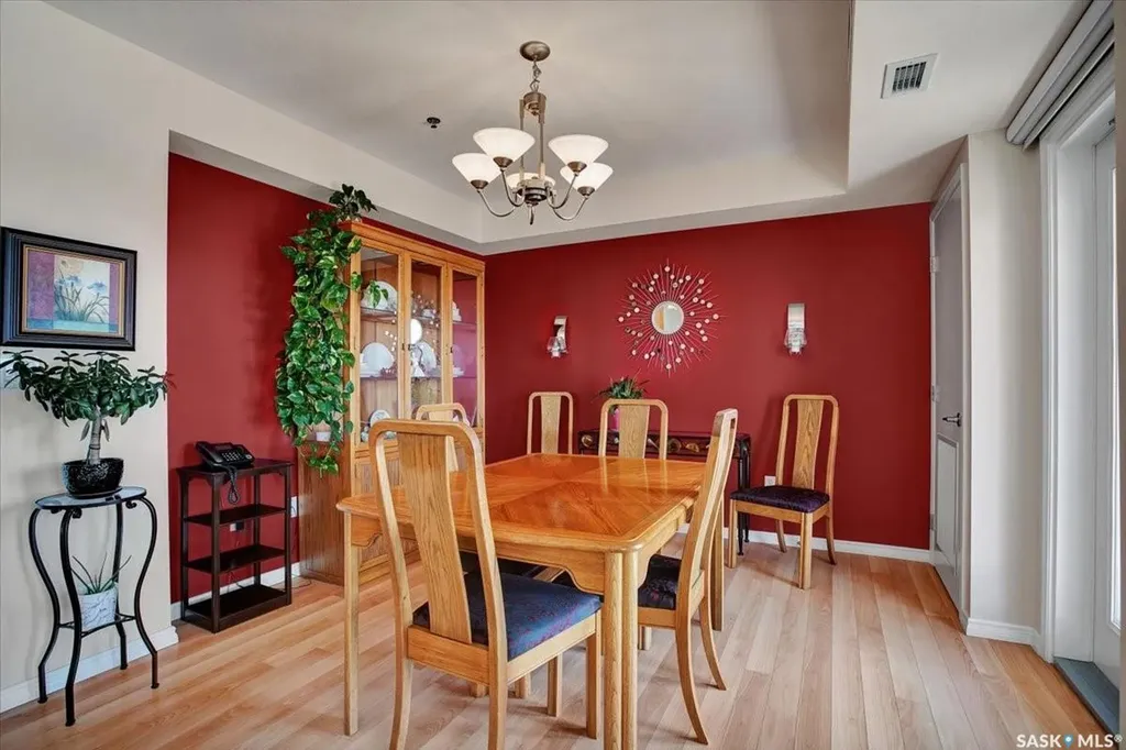 902 Spadina Crescent E Saskatoon SK S7K 0G8