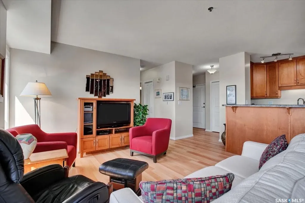 902 Spadina Crescent E Saskatoon SK S7K 0G8