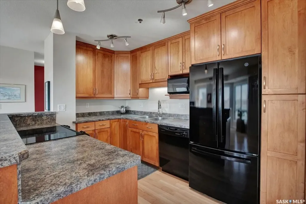 902 Spadina Crescent E Saskatoon SK S7K 0G8