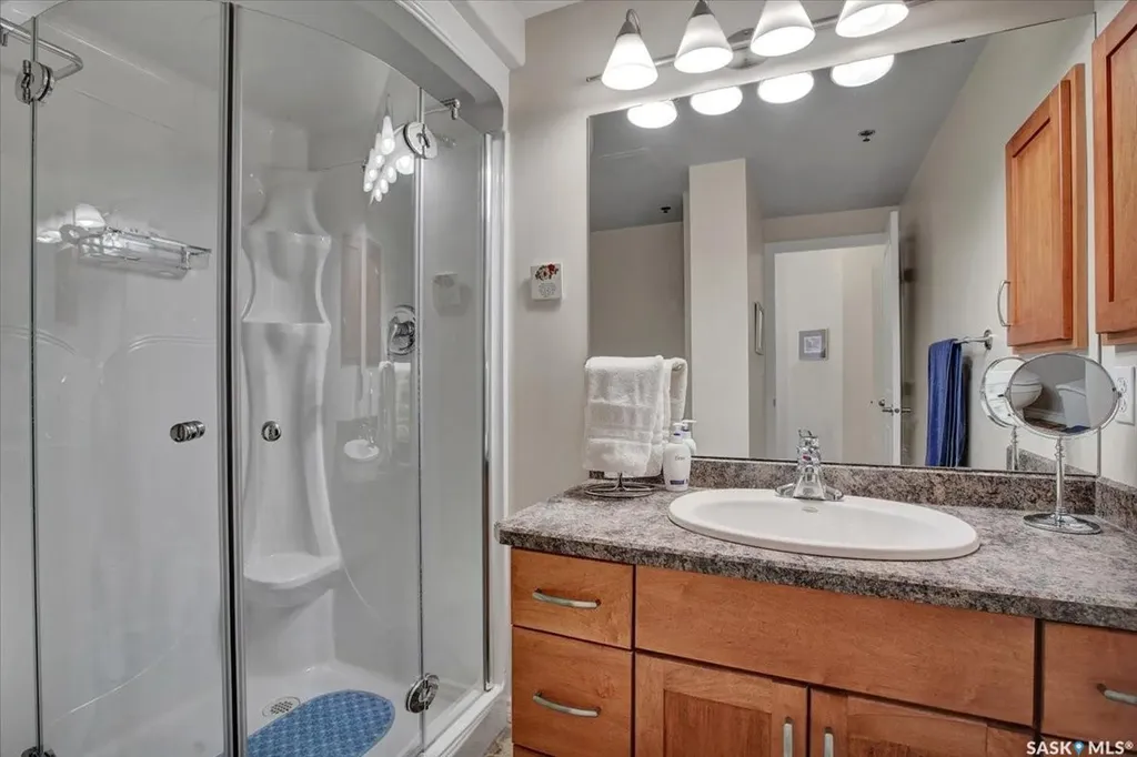 902 Spadina Crescent E Saskatoon SK S7K 0G8