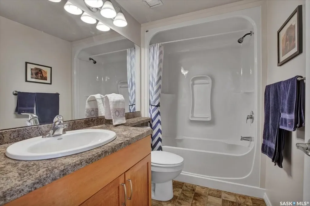 902 Spadina Crescent E Saskatoon SK S7K 0G8