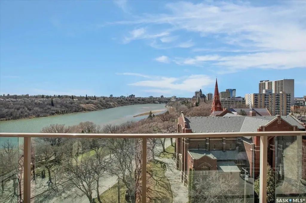 902 Spadina Crescent E Saskatoon SK S7K 0G8