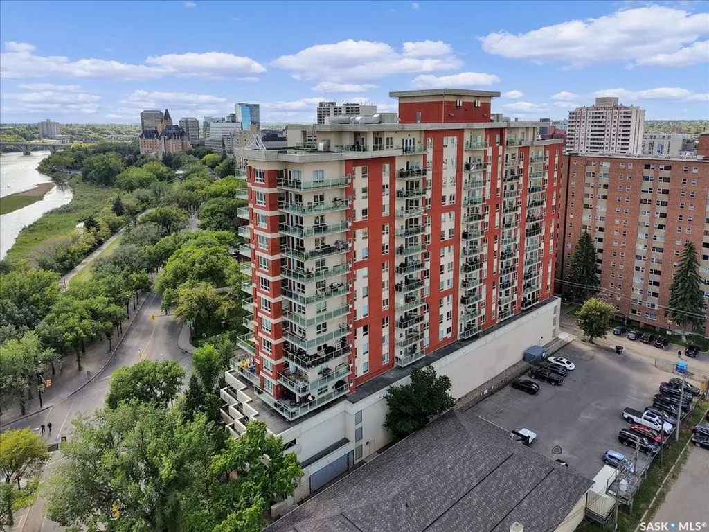 902 Spadina Crescent E Saskatoon SK S7K 0G8