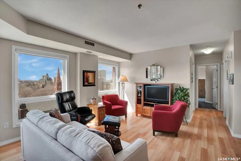902 Spadina Crescent E Saskatoon SK S7K 0G8