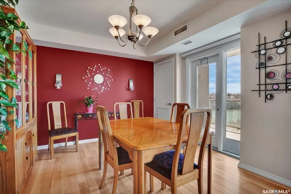 902 Spadina Crescent E Saskatoon SK S7K 0G8