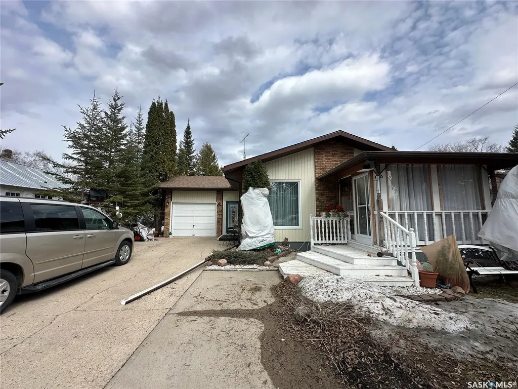 32 4th Street SE Preeceville SK S0A 3B0