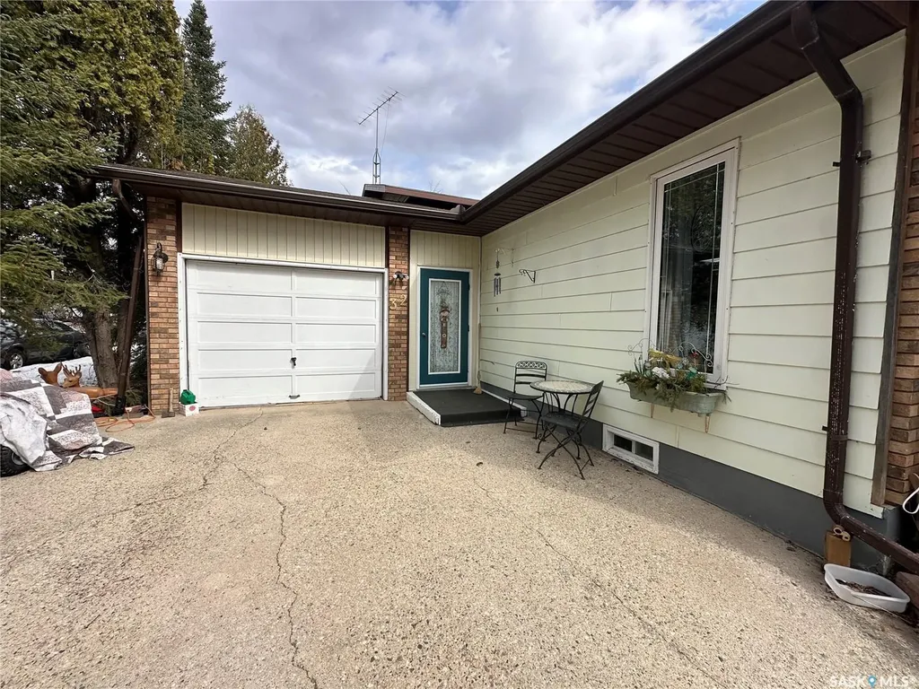32 4th Street SE Preeceville SK S0A 3B0