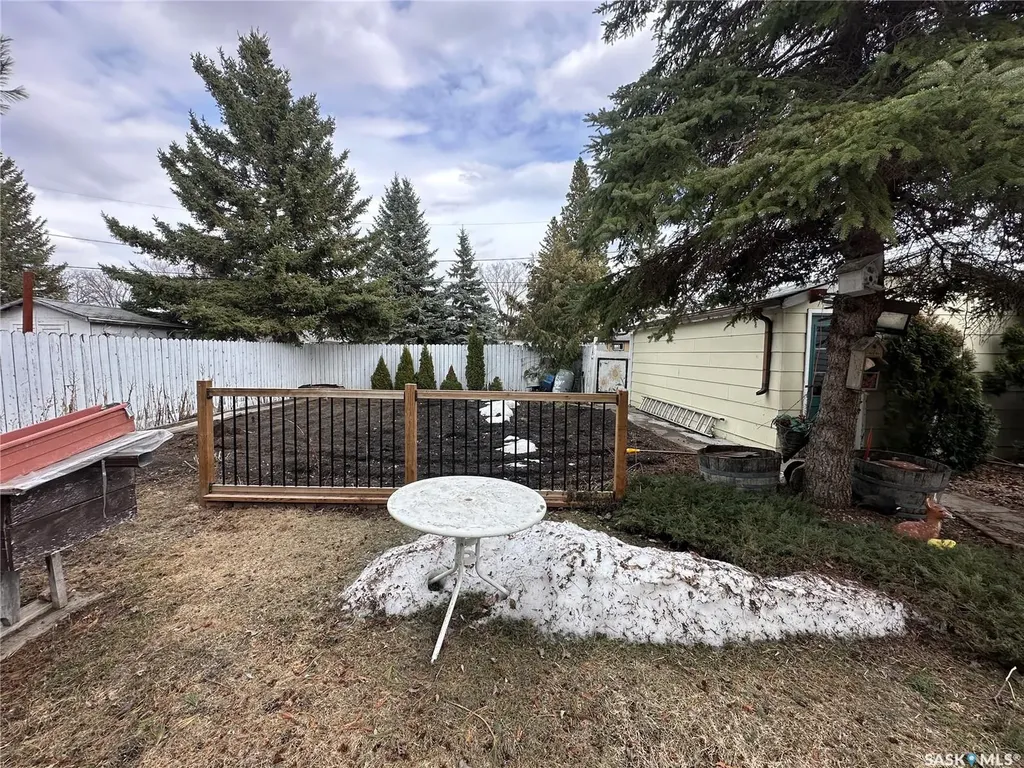 32 4th Street SE Preeceville SK S0A 3B0