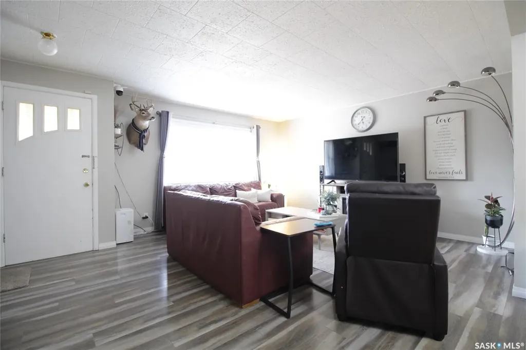 1101 Gordon Street Moosomin SK S0G 3N0