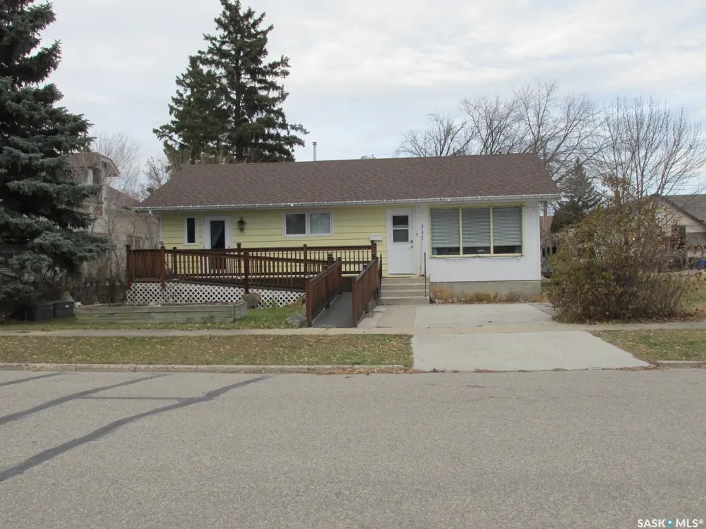 311 1st Street W Nipawin SK S0E 1E0