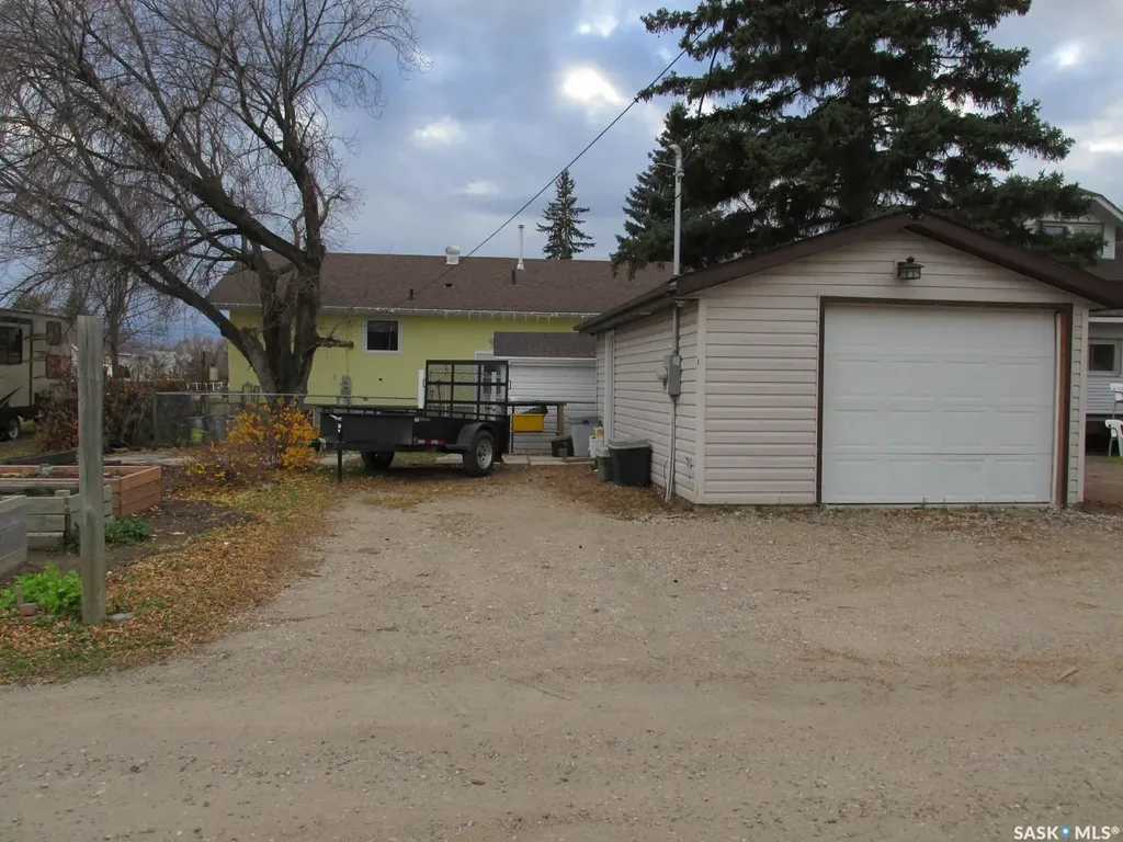 311 1st Street W Nipawin SK S0E 1E0