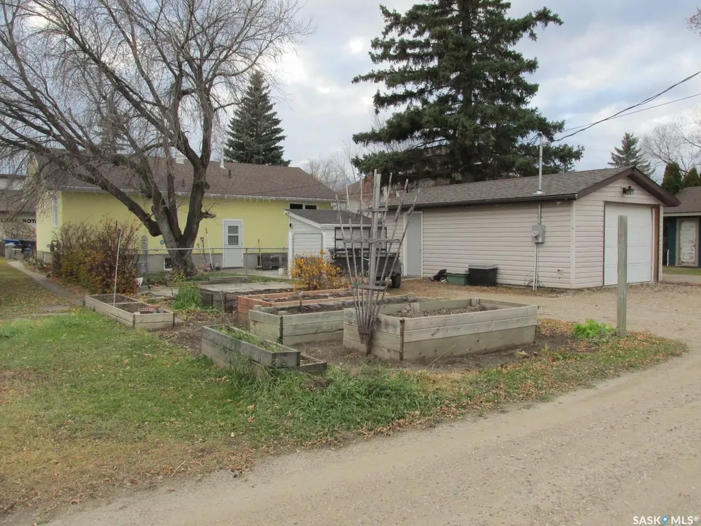 311 1st Street W Nipawin SK S0E 1E0