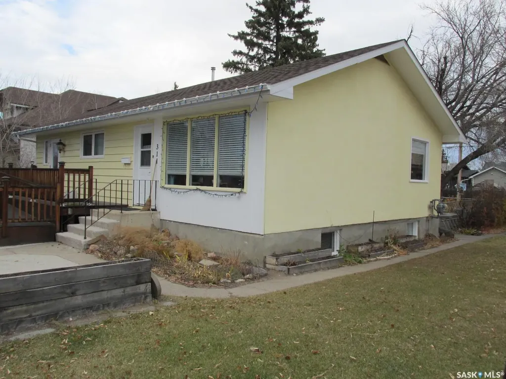 311 1st Street W Nipawin SK S0E 1E0