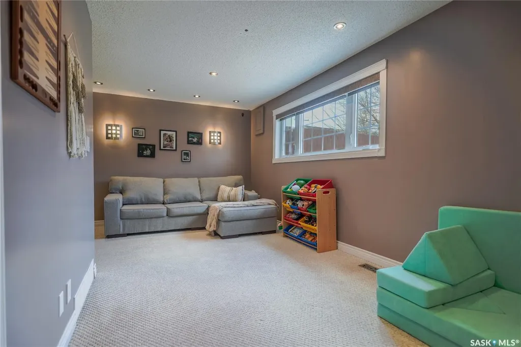334 Robinson Street Regina SK S4R 3R2