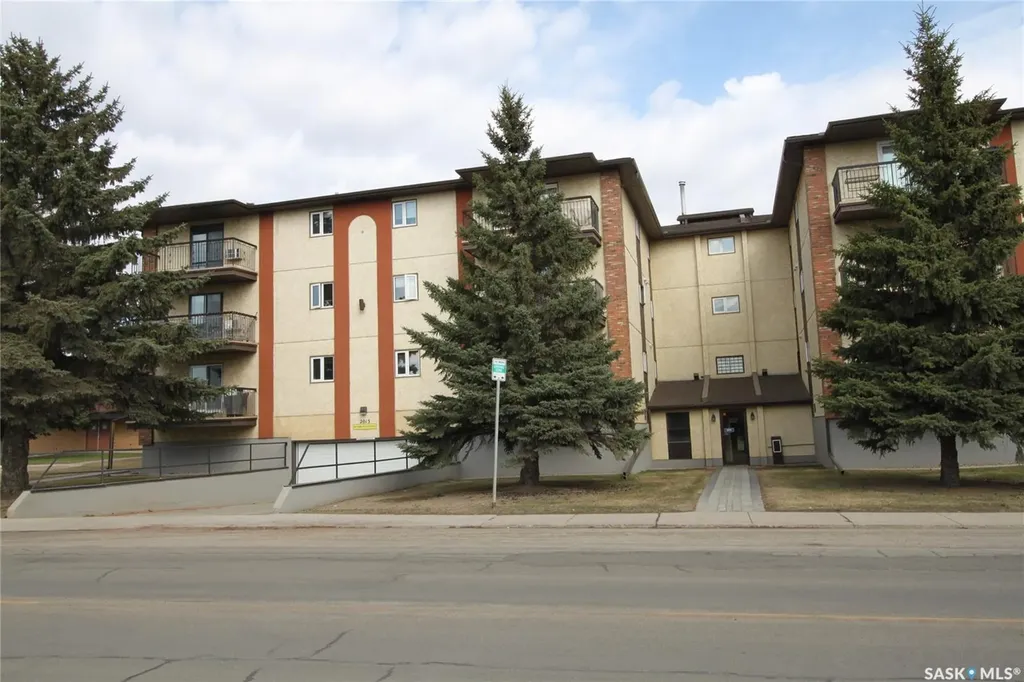 2013 Arlington Avenue Saskatoon SK S7J 2H6