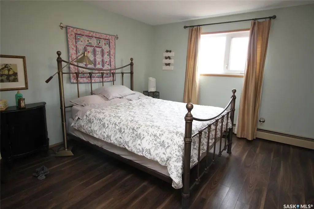 2013 Arlington Avenue Saskatoon SK S7J 2H6