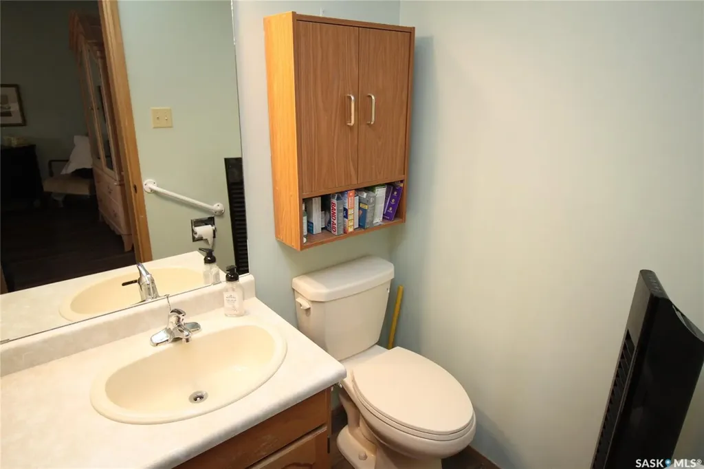 2013 Arlington Avenue Saskatoon SK S7J 2H6