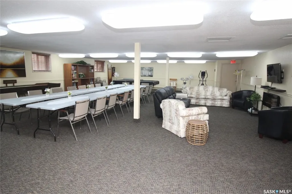 2013 Arlington Avenue Saskatoon SK S7J 2H6