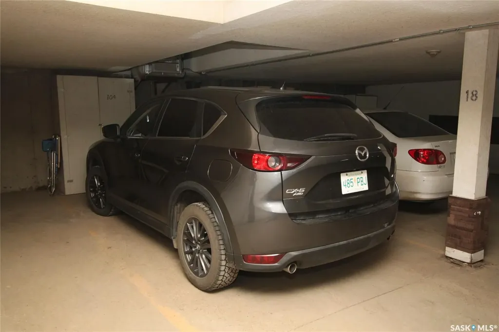 2013 Arlington Avenue Saskatoon SK S7J 2H6