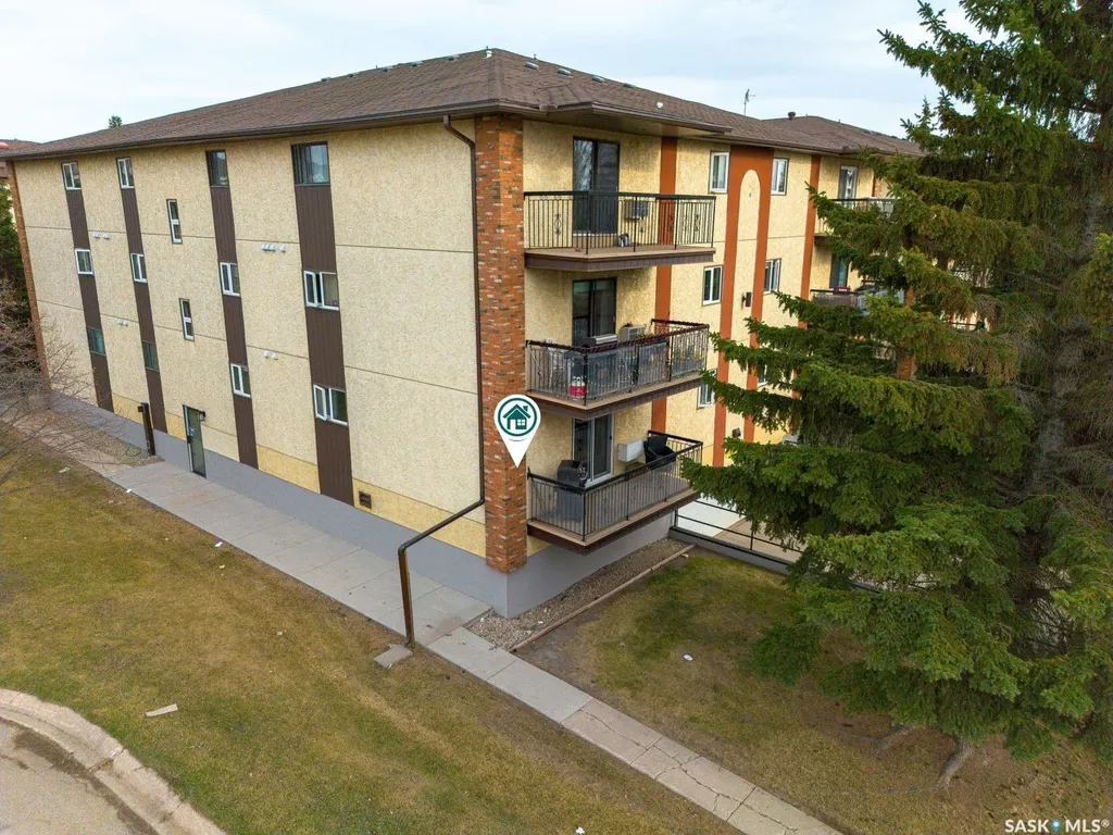 2013 Arlington Avenue Saskatoon SK S7J 2H6