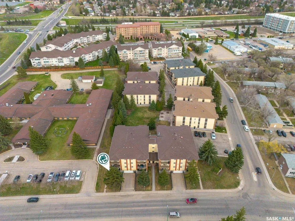 2013 Arlington Avenue Saskatoon SK S7J 2H6