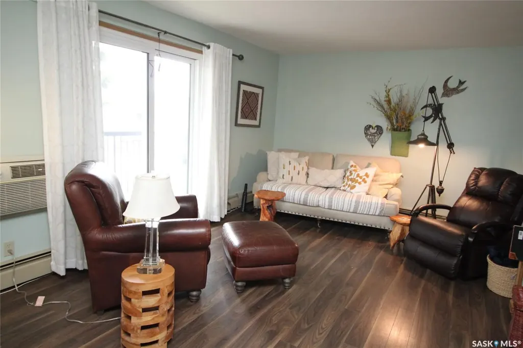 2013 Arlington Avenue Saskatoon SK S7J 2H6