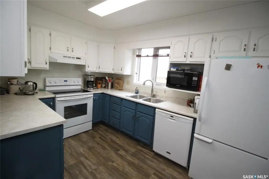 2013 Arlington Avenue Saskatoon SK S7J 2H6