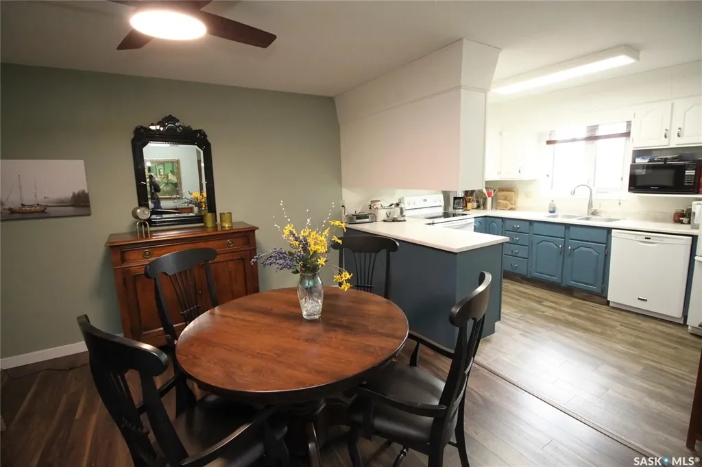 2013 Arlington Avenue Saskatoon SK S7J 2H6