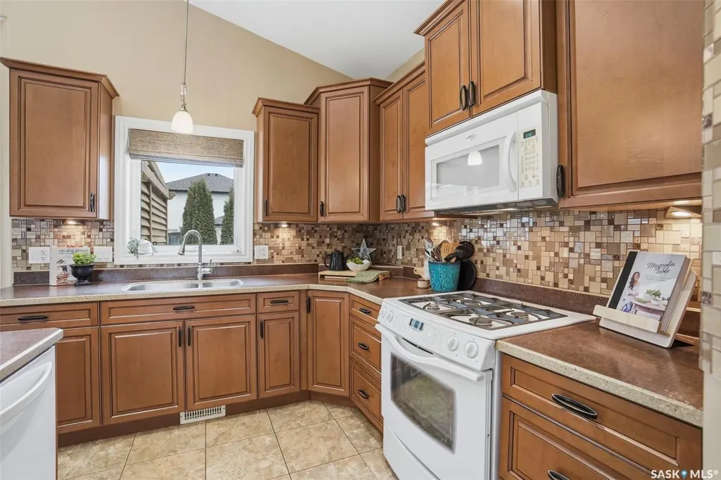139 Pulles Crescent Saskatoon SK S7R 0B4