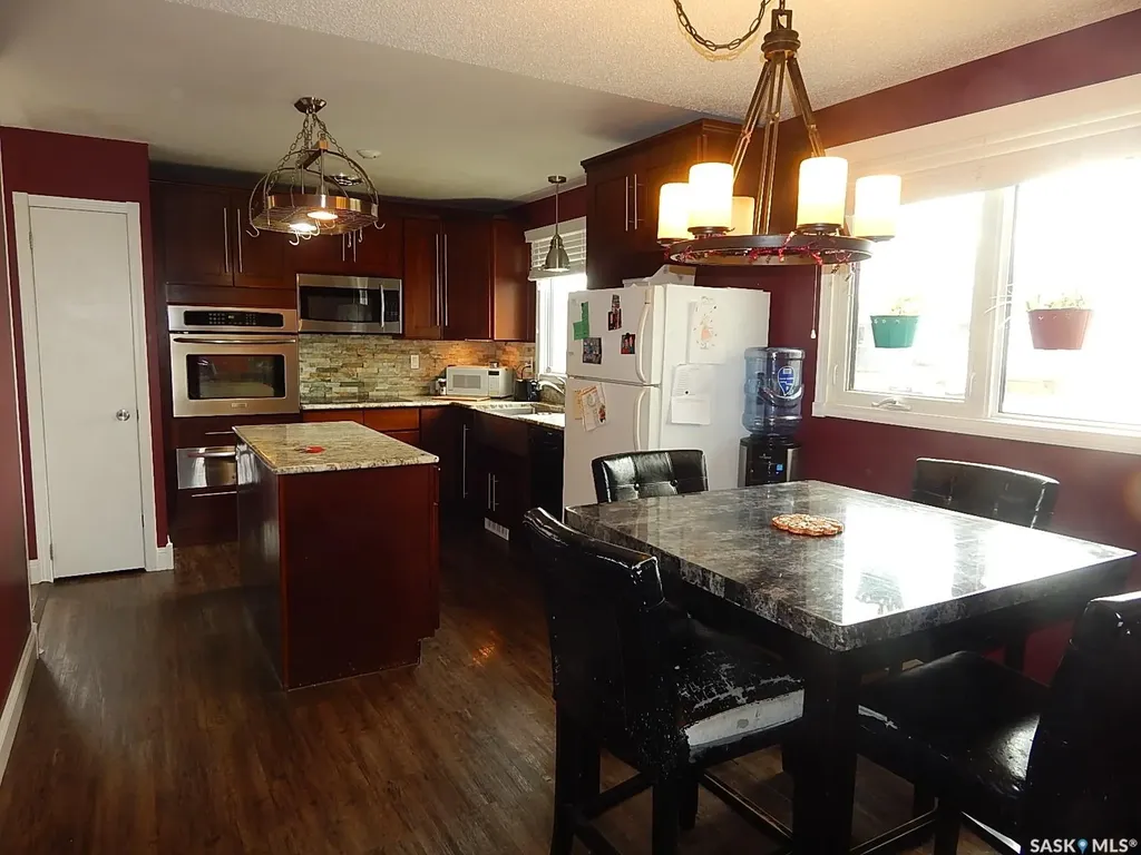 222 Westview Drive Coronach SK S0H 0Z0